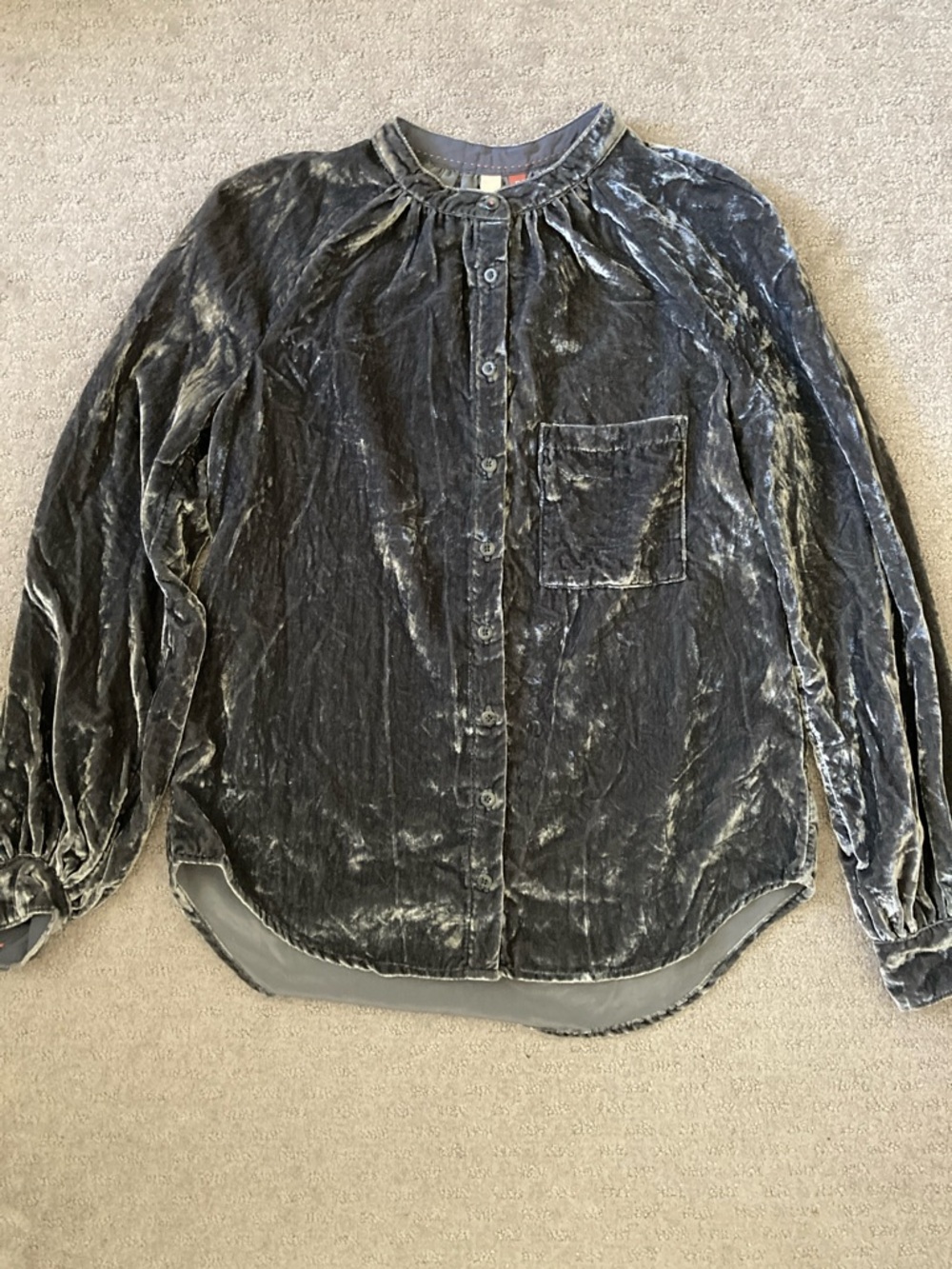 Anthropologie PILCRO gray crushed velvet top, XS.
